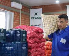 Ceasa-PR envia mais de 25 toneladas de alimentos para cidades afetadas pelas chuvas