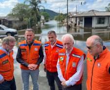 Vice-governador e ministro da Integração se reúnem com moradores de União da Vitória