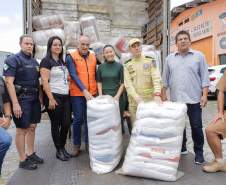 Defesa Civil envia caminhões com mantimentos para Matinhos e Pontal do Paraná