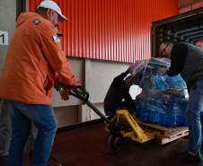 Paraná supera obstáculos para realizar entrega de donativos ao Rio Grande do Sul
