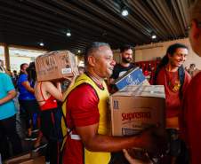 Paraná chega a 3,3 mil toneladas de doações arrecadadas para o Rio Grande do Sul