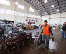 Campanha do Estado chega a 13,2 mil toneladas de doações enviadas ao Rio Grande do Sul