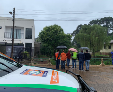 Pós-chuvas: equipes da Defesa Civil e IAT vistoriam pontos críticos em General Carneiro