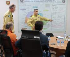 Governo manda dezenas de bombeiros e equipes da saúde para auxiliar Rio Bonito do Iguaçu