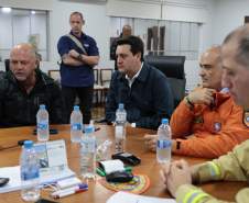 Governo manda dezenas de bombeiros e equipes da saúde para auxiliar Rio Bonito do Iguaçu