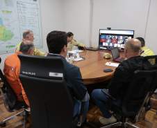 Governo manda dezenas de bombeiros e equipes da saúde para auxiliar Rio Bonito do Iguaçu