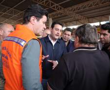 Em Rio Bonito do Iguaçu, Ratinho Junior anuncia força-tarefa para reconstrução das casas