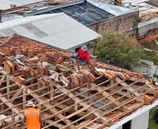 Após tornado, 70% dos imóveis de Rio Bonito do Iguaçu já receberam cobertura