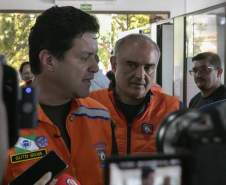 Estado entrega primeiros cartões de até R$ 50 mil para reconstrução de casas em Rio Bonito do Iguaçu