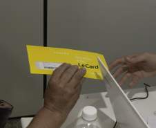 Estado entrega primeiros cartões de até R$ 50 mil para reconstrução de casas em Rio Bonito do Iguaçu