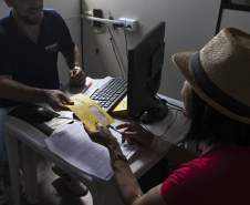 Estado entrega primeiros cartões de até R$ 50 mil para reconstrução de casas em Rio Bonito do Iguaçu