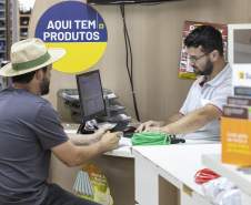 Estado entrega primeiros cartões de até R$ 50 mil para reconstrução de casas em Rio Bonito do Iguaçu