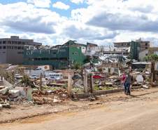 Histórias comoventes: moradores de Rio Bonito do Iguaçu começam a reconstruir a vida