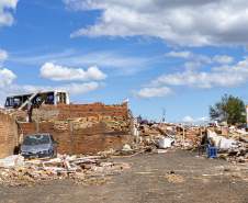 Histórias comoventes: moradores de Rio Bonito do Iguaçu começam a reconstruir a vida