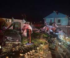 432 pessoas são atendidas após tornado em Rio Bonito do Iguaçu; governador decola para região