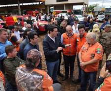 Em Rio Bonito do Iguaçu, Ratinho Junior anuncia força-tarefa para reconstrução das casas