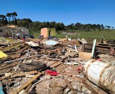 Defesa Civil do Paraná atua em 33 municípios para reparar danos causados pelos vendavais