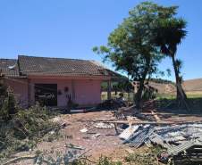 Defesa Civil do Paraná atua em 33 municípios para reparar danos causados pelos vendavais