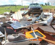 Defesa Civil do Paraná atua em 33 municípios para reparar danos causados pelos vendavais