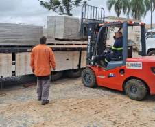 Com envio das primeiras 2.600 telhas, Estado amplia apoio a Ponta Grossa após granizo
