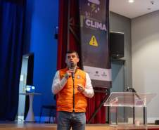 Conferência do Clima reúne prefeituras, apresenta dados meteorológicos e discute futuro