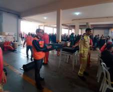 Após temporal, Estado envia 3,2 mil telhas e lonas para atender moradores de Apucarana