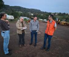 Defesa Civil envia 17,4 mil telhas para municípios afetados por granizo no Paraná