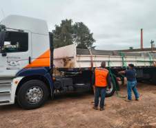 Defesa Civil envia 2.600 telhas para imóveis danificados pelo tornado em Piraí do Sul
