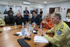 Governo manda dezenas de bombeiros e equipes da saúde para auxiliar Rio Bonito do Iguaçu