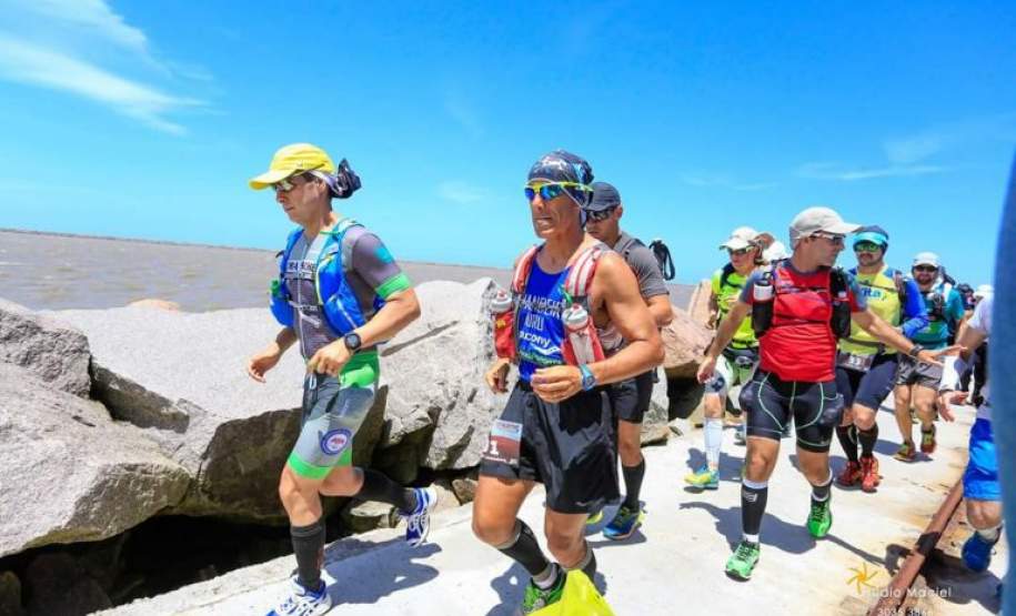 Integrante da Defesa Civil Estadual vence Ultramaratona de 226 km e quebra recorde da prova Durante os dias 1, 2 e 3 de dezembro aconteceu a EXTREMOSUL ULTRAMARATHON, prova de corrida com nada menos que 226 quilômetros de distância.