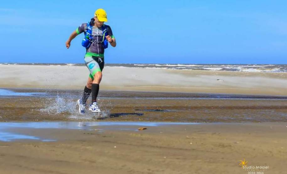 Integrante da Defesa Civil Estadual vence Ultramaratona de 226 km e quebra recorde da prova Durante os dias 1, 2 e 3 de dezembro aconteceu a EXTREMOSUL ULTRAMARATHON, prova de corrida com nada menos que 226 quilômetros de distância.