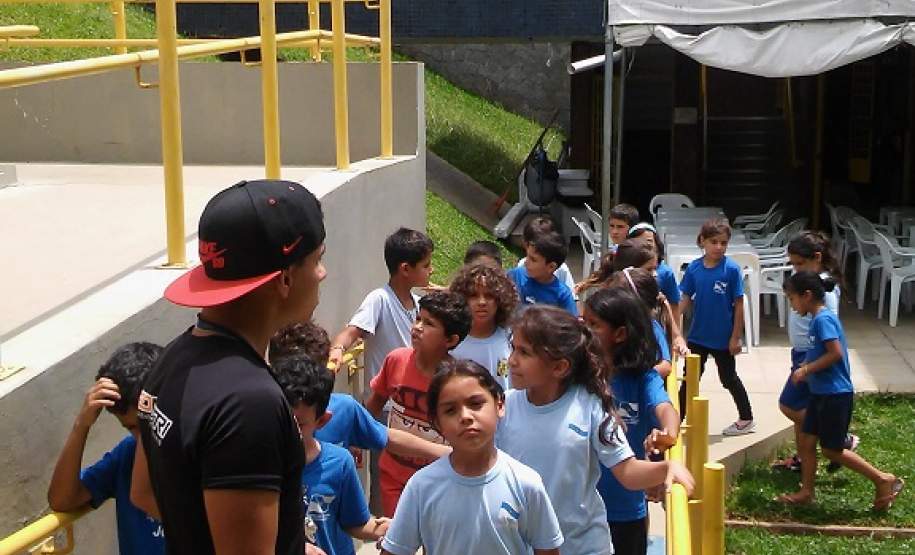 O Segundo Grupamento de Bombeiros participou no dia 07 de Dezembro de 2016,  do treinamento de Plano de Abandono  na Unidade Centro Esportivo do SESC – PG, sito a rua  Ciro de Lima Garcia, nº 70, Vila Nova