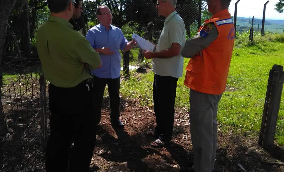 3ª CORPDEC e UEL apoiam a instalação definitiva de Sismógrafo em Londrina - PR. 3ª CORPDEC e UEL apoiam a instalação definitiva de Sismógrafo em Londrina - PR.