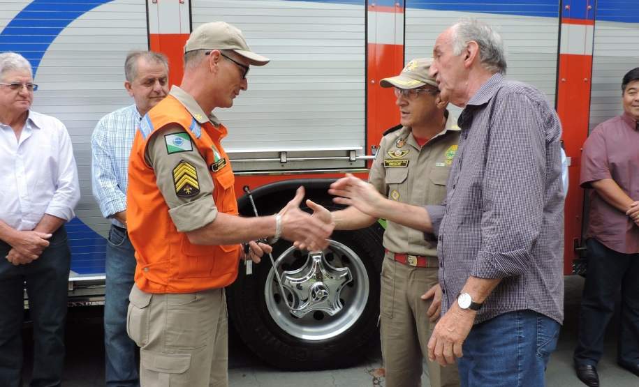 Posto de bombeiros comunitário de Nova Esperança adquire viatura com recursos do FUNREBOM para a Defesa Civil municipal. Posto de bombeiros comunitário de Nova Esperança adquire viatura com recursos do FUNREBOM para a Defesa Civil municipal.