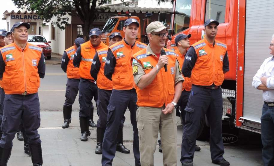 Posto de bombeiros comunitário de Nova Esperança adquire viatura com recursos do FUNREBOM para a Defesa Civil municipal. Posto de bombeiros comunitário de Nova Esperança adquire viatura com recursos do FUNREBOM para a Defesa Civil municipal.