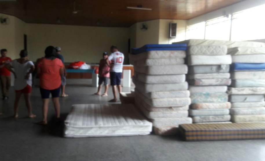 COORDENADORIA ESTADUAL DE PROTEÇÃO E DEFESA CIVIL E PROVOPAR ESTADUAL ENVIAM AJUDA HUMANITÁRIA A MUNICÍPIO ATINGIDO POR ENXURRADA COORDENADORIA ESTADUAL DE PROTEÇÃO E DEFESA CIVIL E PROVOPAR ESTADUAL ENVIAM AJUDA HUMANITÁRIA A MUNICÍPIO ATINGIDO POR ENXURRADA