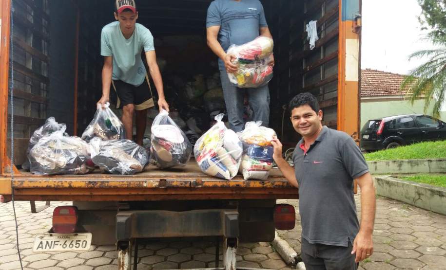 COORDENADORIA ESTADUAL DE PROTEÇÃO E DEFESA CIVIL E PROVOPAR ESTADUAL ENVIAM AJUDA HUMANITÁRIA A MUNICÍPIO ATINGIDO POR ENXURRADA COORDENADORIA ESTADUAL DE PROTEÇÃO E DEFESA CIVIL E PROVOPAR ESTADUAL ENVIAM AJUDA HUMANITÁRIA A MUNICÍPIO ATINGIDO POR ENXURRADA