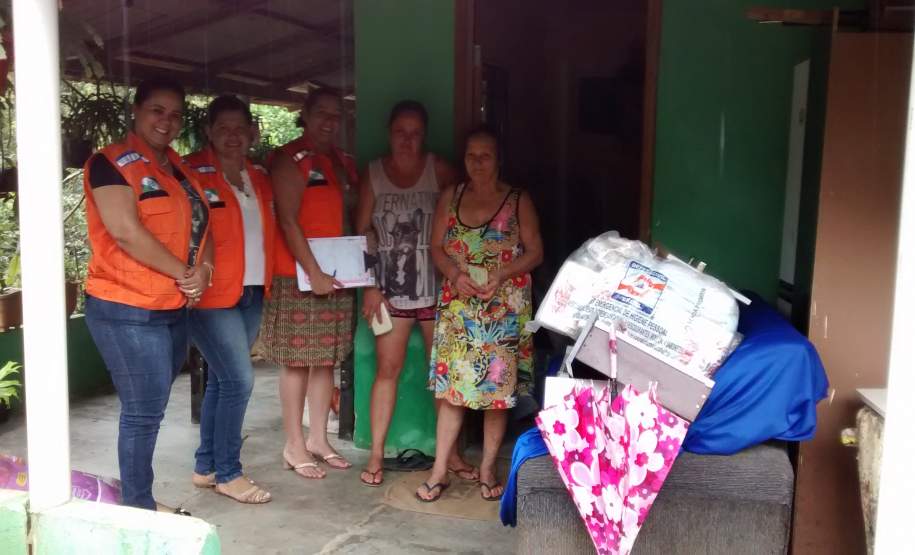 Entrega complementar de Ajuda Humanitária em Conselheiro Mairinck-PR Entrega complementar de Ajuda Humanitária em Conselheiro Mairinck-PR