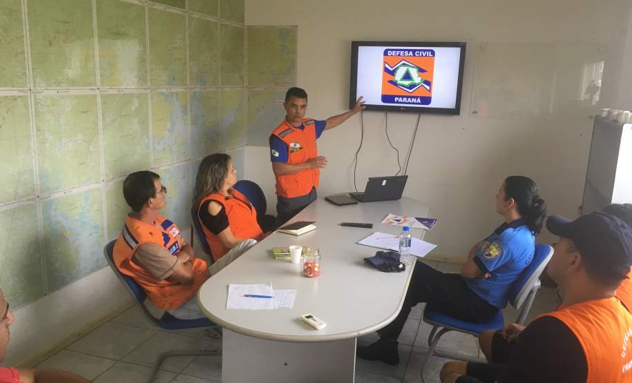 Defesa Civil Estadual realiza entrega de Tablets para a Regional do Litoral