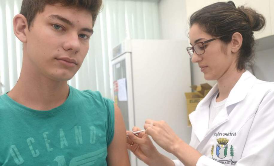 Governo prorroga campanha de vacinação contra a dengue no Paraná Governo prorroga campanha de vacinação contra a dengue no Paraná