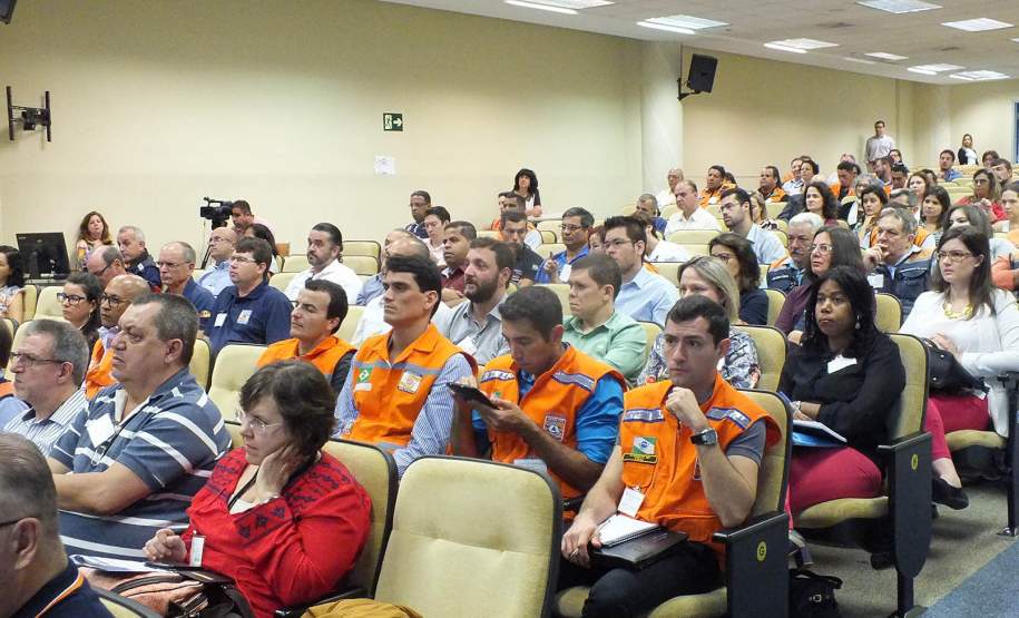 Defesa Civil do Paraná apresenta programas e ações em seminário nacional Defesa Civil do Paraná apresenta programas e ações em seminário nacional