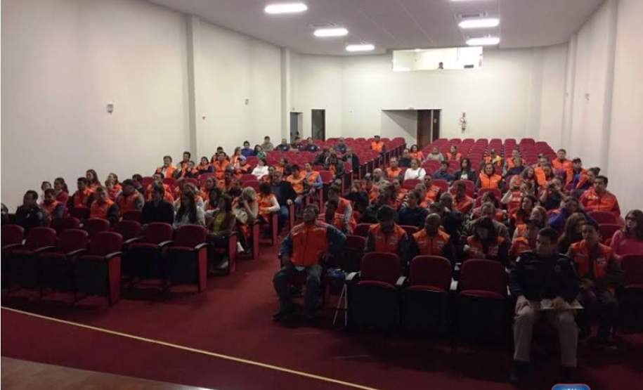 Formatura dos Brigadistas Comunitários de Quedas do Iguaçu Formatura dos Brigadistas Comunitários de Quedas do Iguaçu