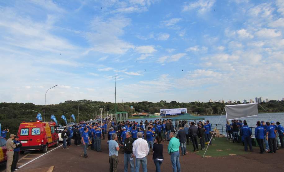 Voluntários retiram mais de 26 toneladas de lixo da bacia do Rio Cascavel