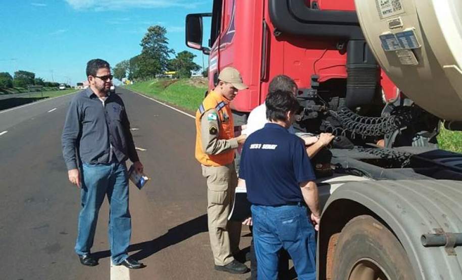 13ª CORPDEC / 4º SGBI realiza Fiscalização Integrada de Transporte de Produtos Perigosos.