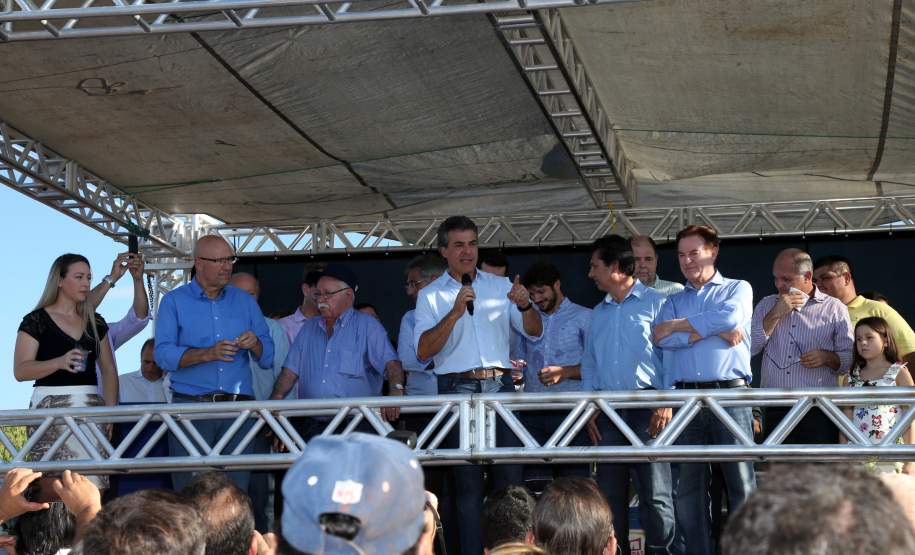 Richa inaugura ponte sobre Rio das Cinzas, entre Bandeirantes e Itambaracá Richa inaugura ponte sobre Rio das Cinzas, entre Bandeirantes e Itambaracá
