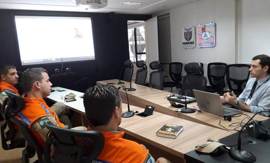 COORDENADORIA ESTADUAL DE DEFESA CIVIL OFERECE TREINAMENTO PARA A 4ª REGIONAL DE DEFESA CIVIL – CASCAVEL COORDENADORIA ESTADUAL DE DEFESA CIVIL OFERECE TREINAMENTO PARA A 4ª REGIONAL DE DEFESA CIVIL – CASCAVEL