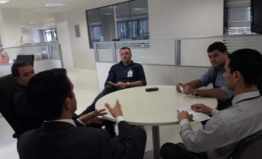 Prefeito do Município de Araruna recebe orientações na sede da Coordenadoria Estadual de Proteção e Defesa Civil. Prefeito do Município de Araruna recebe orientações na sede da Coordenadoria Estadual de Proteção e Defesa Civil.