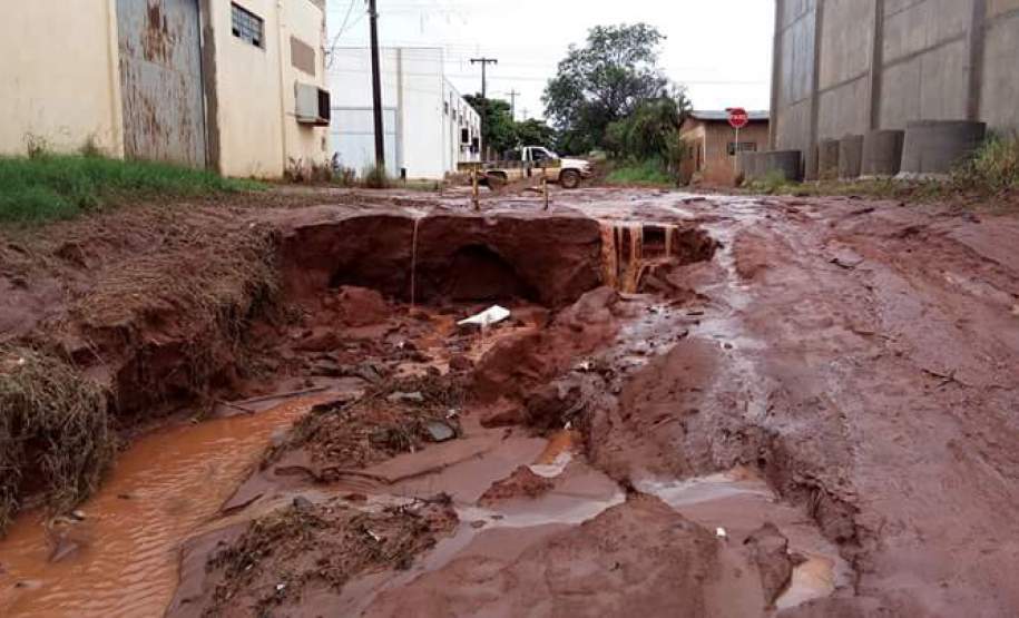 Auxílio e orientação da Coordenadoria Edtadual de Proteção e Defesa Civil na cidade de Querência do Norte. Auxílio e orientação da Coordenadoria Edtadual de Proteção e Defesa Civil na cidade de Querência do Norte.