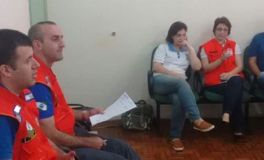 Auxílio e orientação da Coordenadoria Edtadual de Proteção e Defesa Civil na cidade de Querência do Norte. Auxílio e orientação da Coordenadoria Edtadual de Proteção e Defesa Civil na cidade de Querência do Norte.