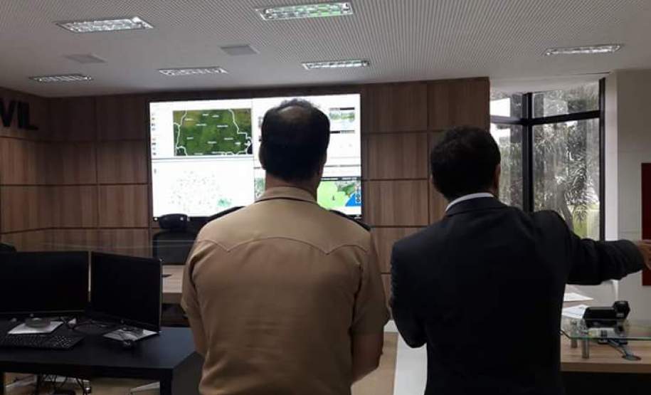 Coordenador Estadual de Proteção e Defesa Civil do Espírito Santo visita a CEPDEC do Paraná Coordenador Estadual de Proteção e Defesa Civil do Espírito Santo visita a CEPDEC do Paraná